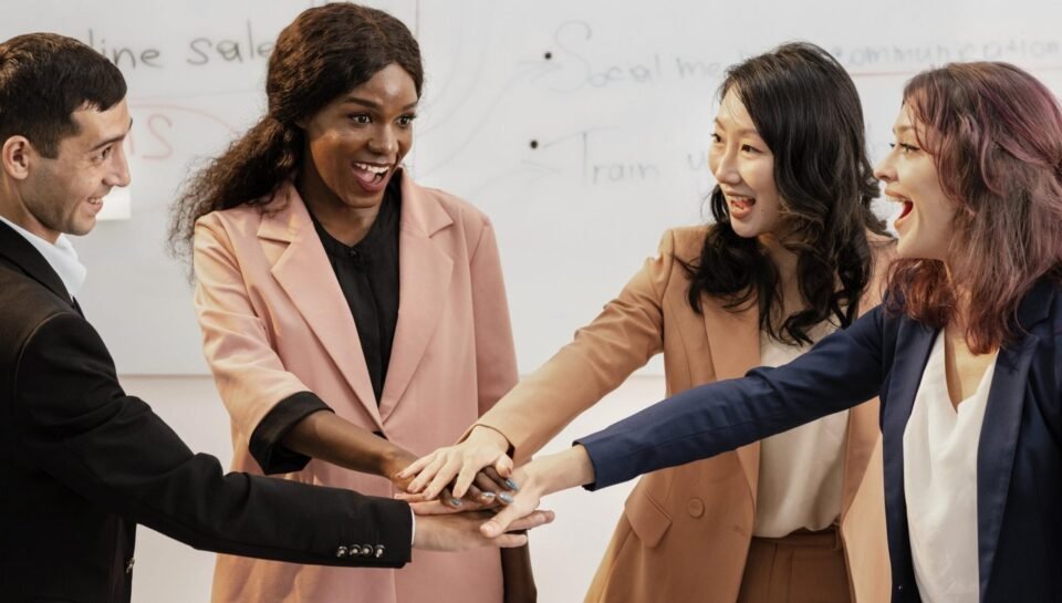 medium-shot-happy-team-min High-Performance Sales Culture